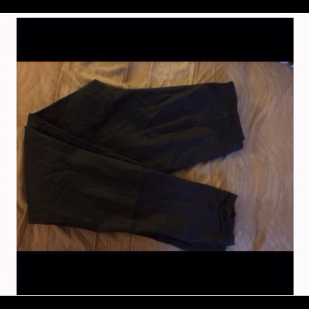 Black, green and burgundy H&M pants for @amparog