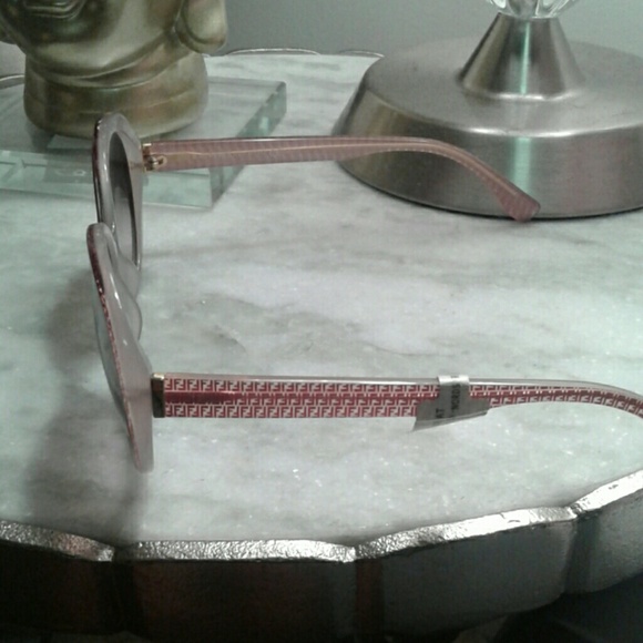 Nwt Fendi sunglasses