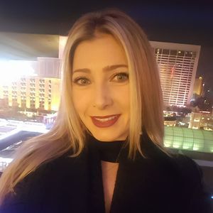 Meet your Posher, Claudia