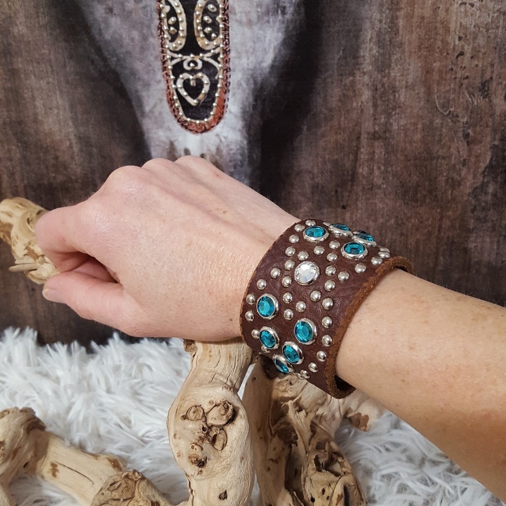 🚫🚫SOLD🚫🚫NEW HAND MADE LEATHER WRIST CUFF