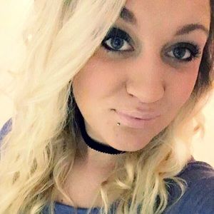 Meet your Posher, Alicia