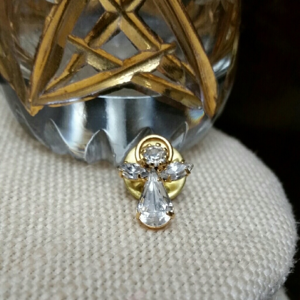 SELL/TRADE Genuine Australian Crystal Lapel Pin
