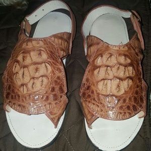 Elegator huaraches size 7 brand new