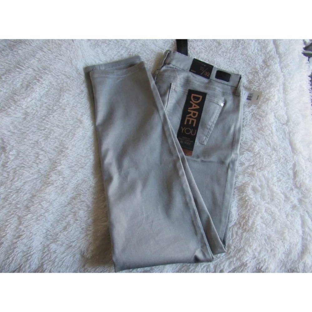 Nwt Celebrity pink gray skinny jeans size 15/32