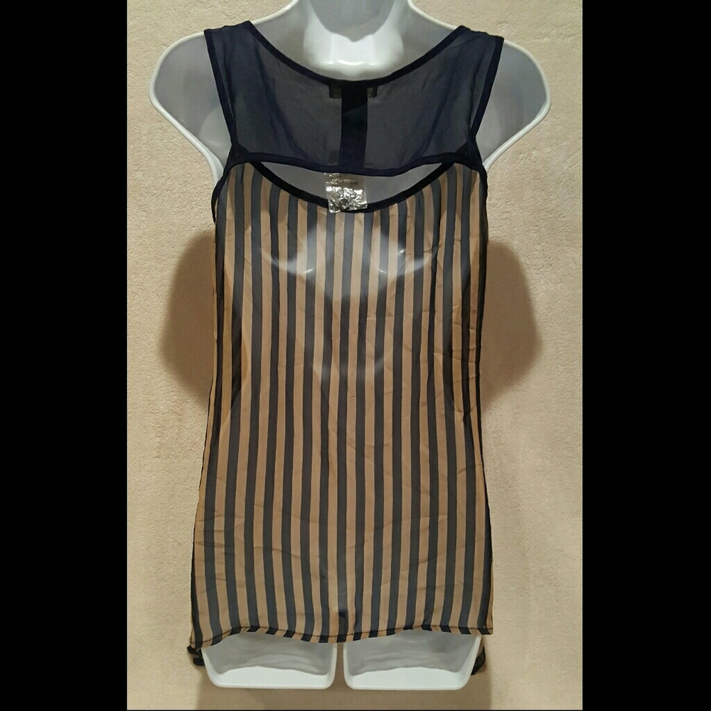 NWT Mine blouse size small - Picture 4 of 5