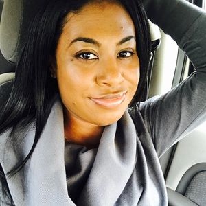 Meet your Posher, Deedee