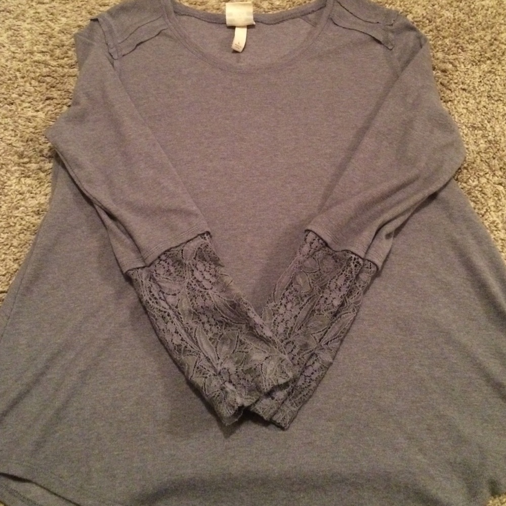 Lace long sleeved top