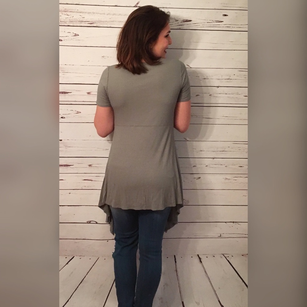 Flattering fit Moss green tunic! FLASH SALE - Picture 2 of 3
