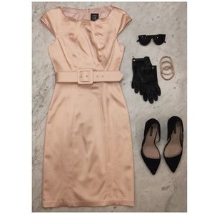 ✂️💵 NWT Jax blush satin wiggle dress w/ belt