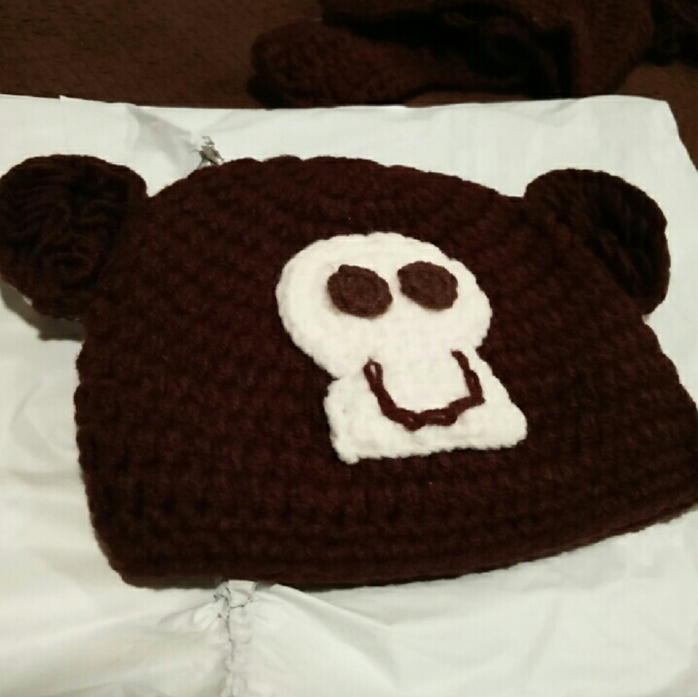 NWOT Monkey crochet baby outfit for photography