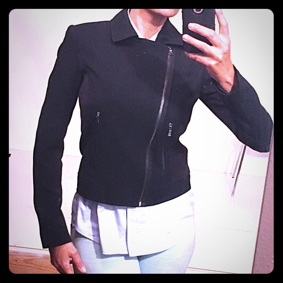 Elie Tahari Jackets & Blazers - TAHARI JACKET WITH ASYMMETRICAL DESIGN S