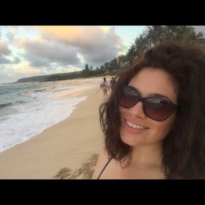 Meet your Posher, Roxanne