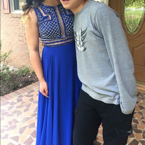 Prom Dress - Picture 2 of 3