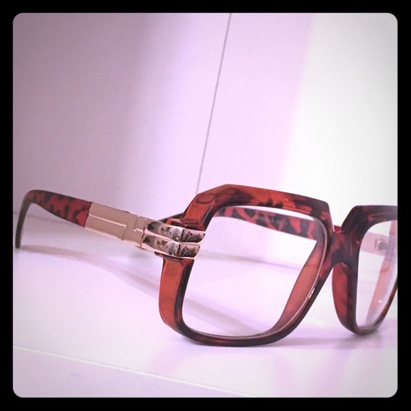 gazelle style glasses