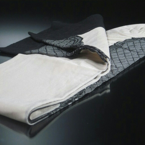 Women pantyhoses, stockings, & tights color Linen - Picture 2 of 4