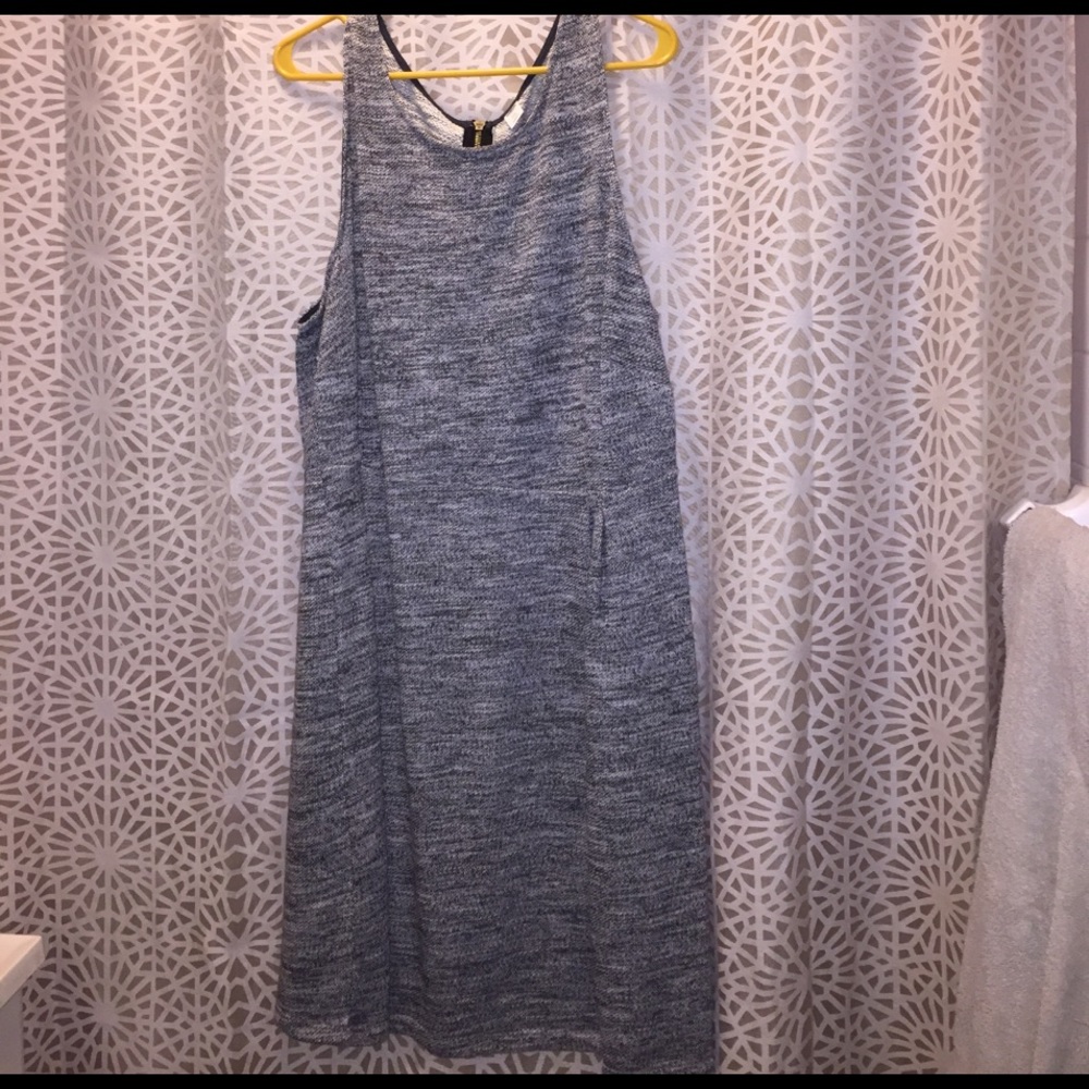 XXL gray dress that can easily go from work to fun