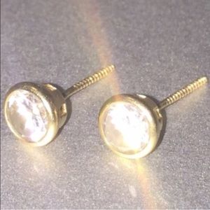 10K Vintage Zirconia Earrings / 5mm Diameter