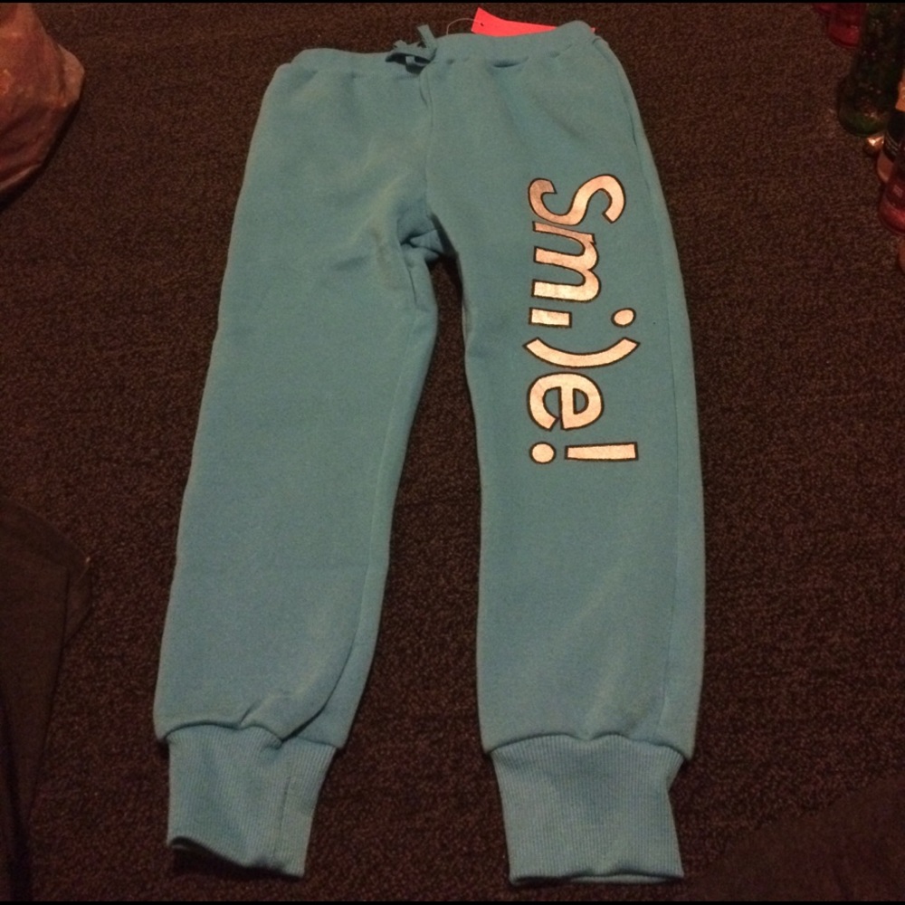 Capri sweats say sz 14/16 but fit like a 14