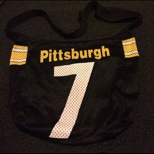 Pittsburgh bag/purse with Big Ben number (7)on it