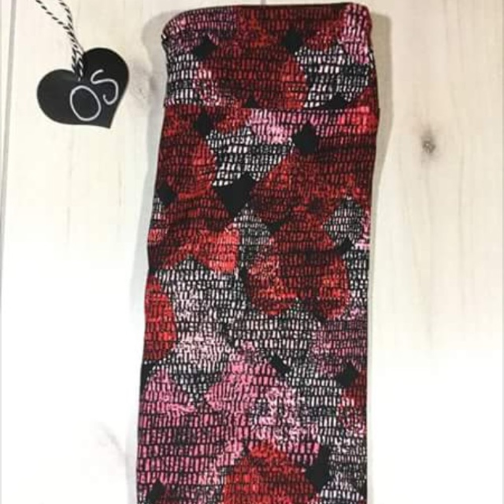 OS Lularoe leggings - great for Valentine's Day!