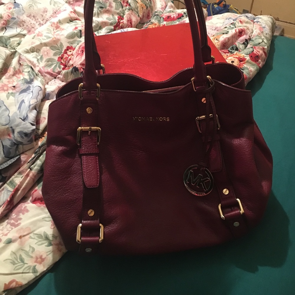 Micheal kors / Pandora  trade dxing only