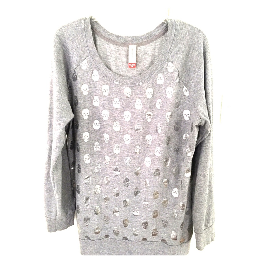 Silver skull sweater