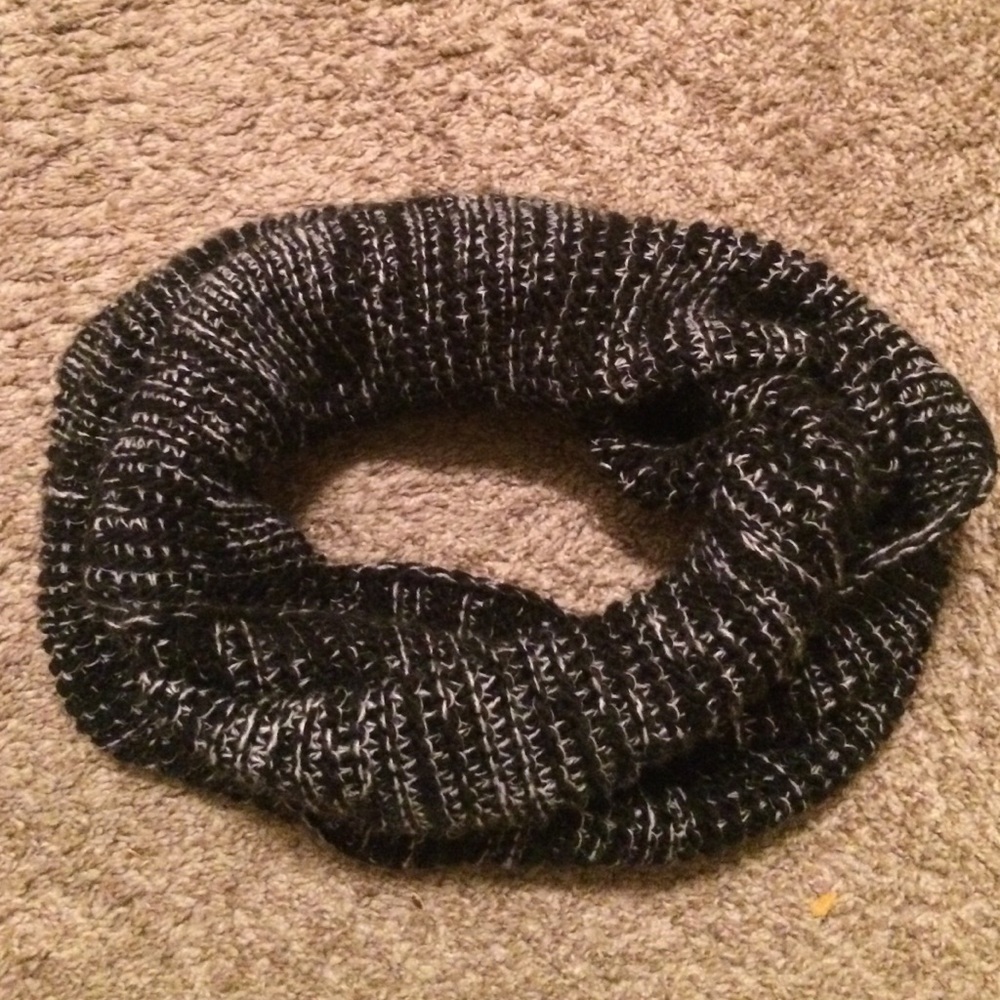 Infinity scarf
