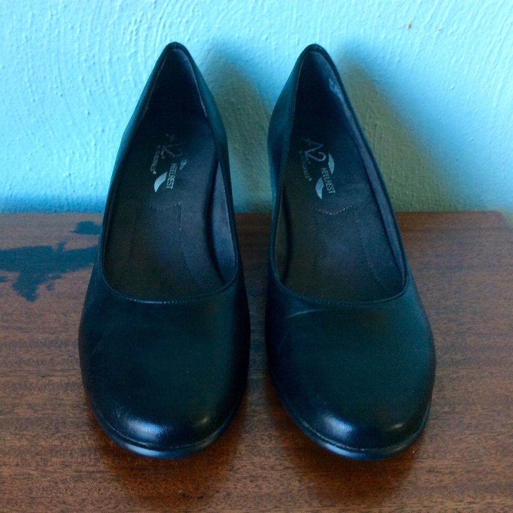 Aerosols A2 Black Pumps