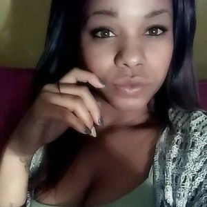 Meet your Posher, Akia