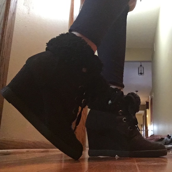 Roxy Fur-lined wedge booties - Picture 1 of 4