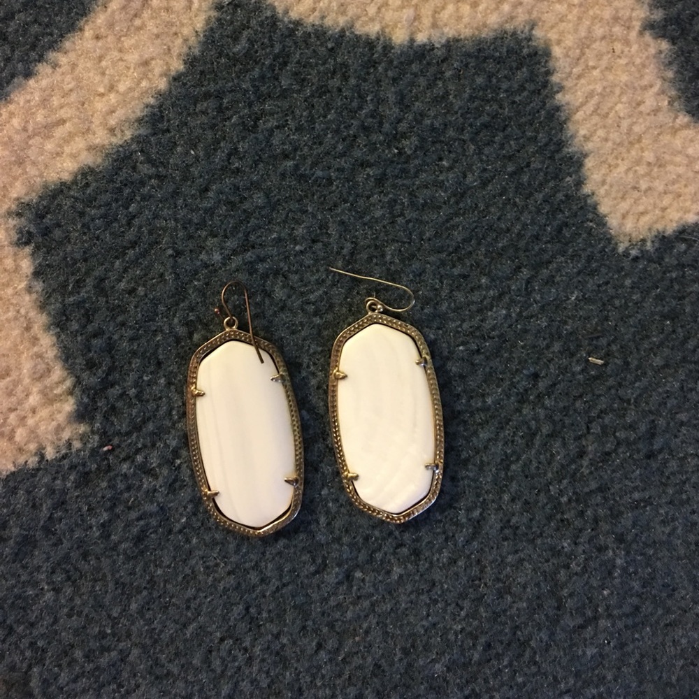 White Elle Kendra Scotts