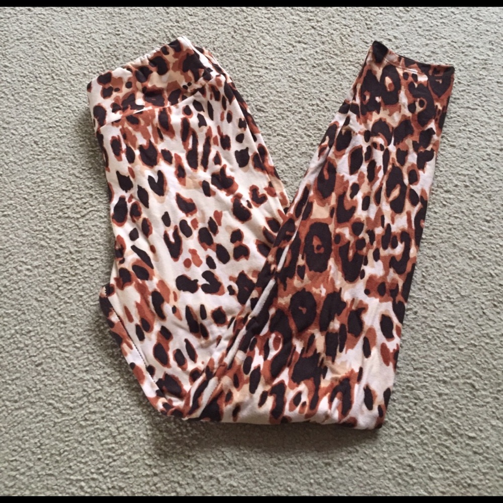 BNWOT Leopard Lularoe OS Leggings