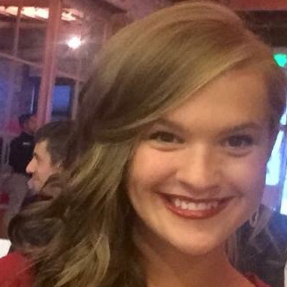 Meet your Posher, Elle - Picture 1 of 1