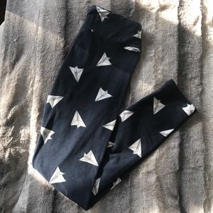 Lularoe🦄unicorn OS navy blue paper plane legging