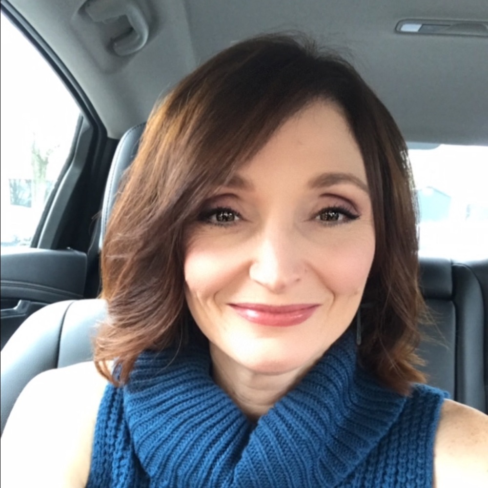 Meet your Posher, Elizabeth