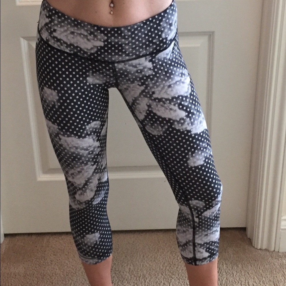 Lululemon RARE crop pants!!