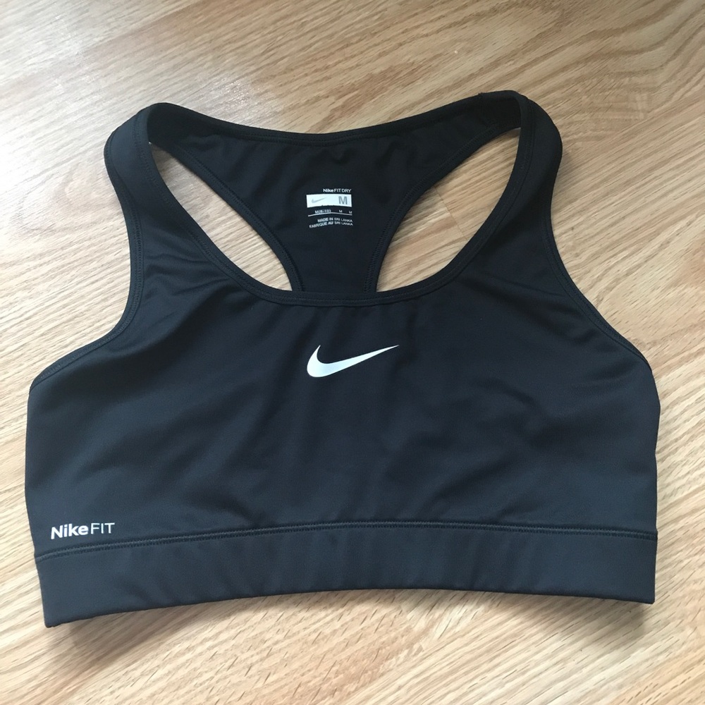 Black nike sports bra