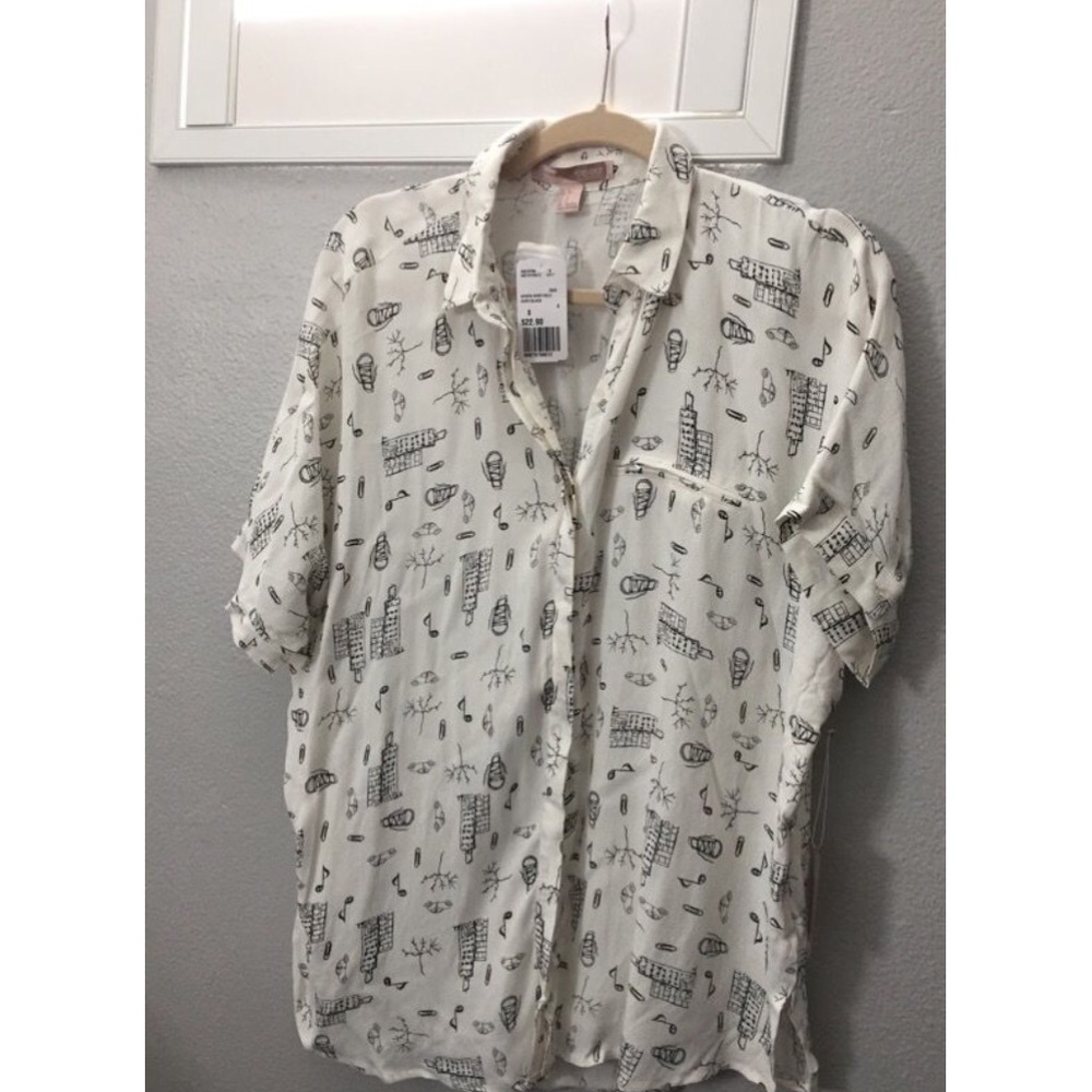 NWT Forever 21 Fun Cartoon Blouse Size Small
