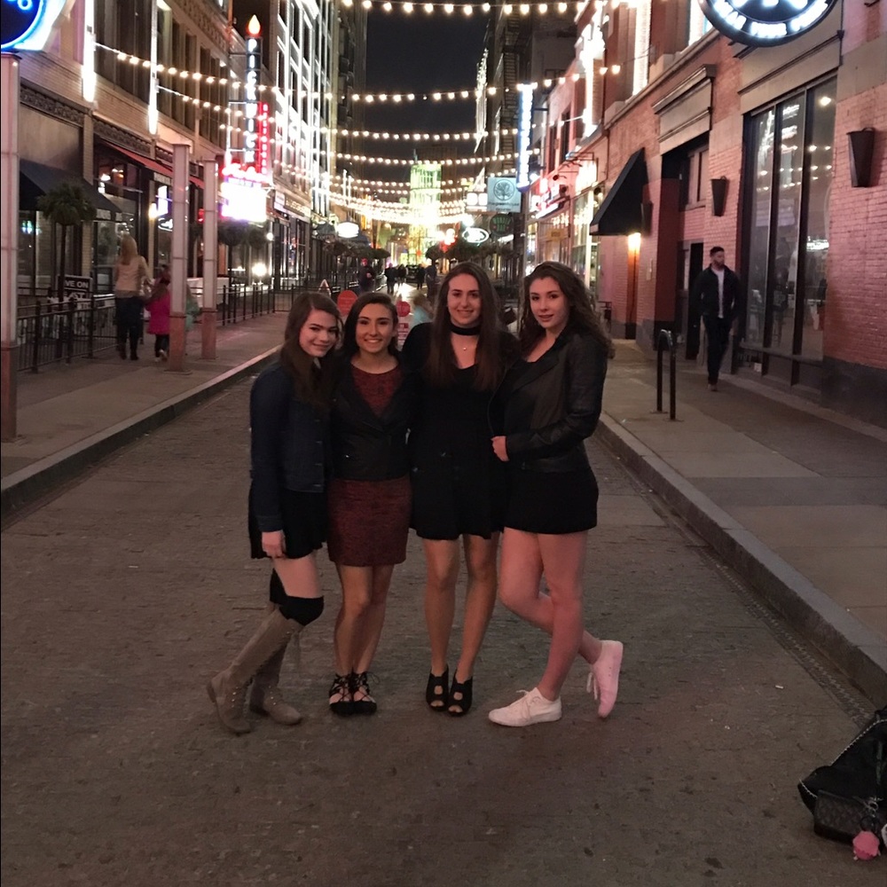 Meet your Posher, Abby