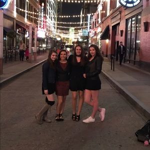 Meet your Posher, Abby