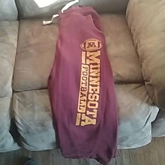 ❌SOLD on Ⓜ️❌ Minnesota Sweatpants - Picture 2 of 4