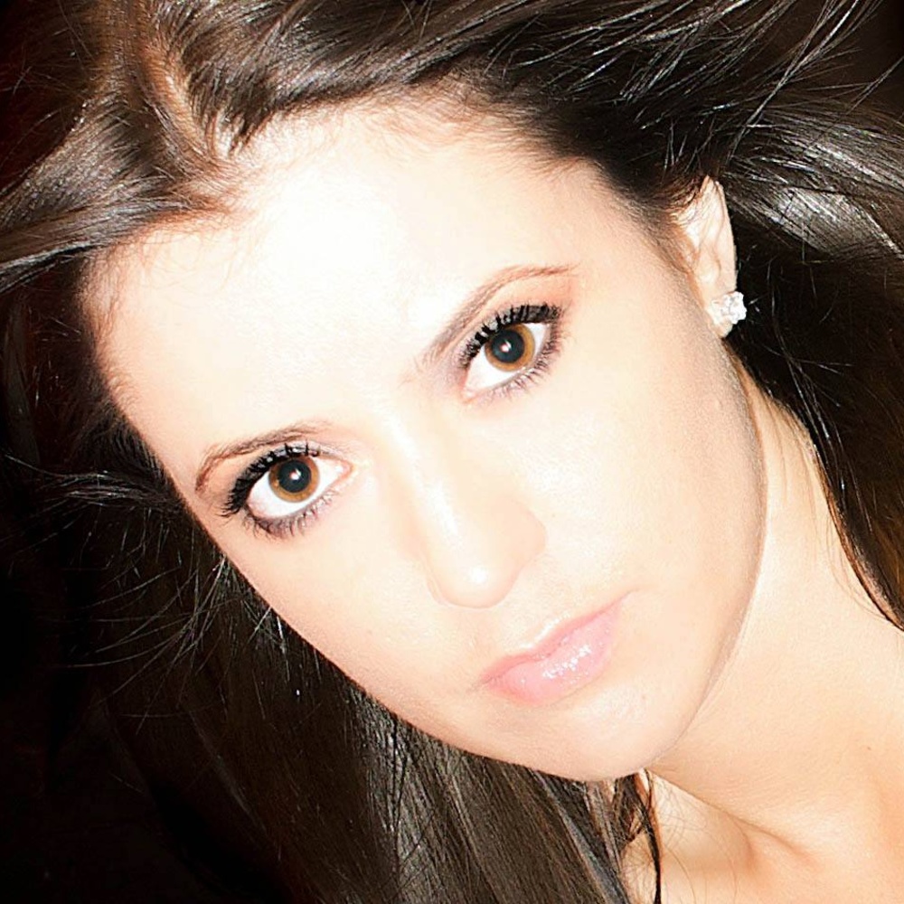 Meet your Posher, Simone