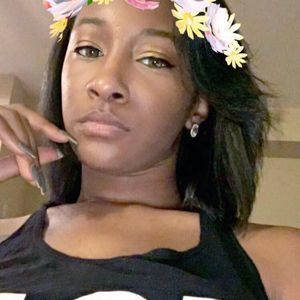 Meet your Posher, Arielle