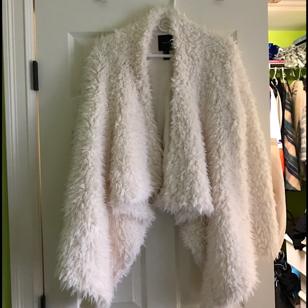 Faux fur draped sweater/jacket forever 21
