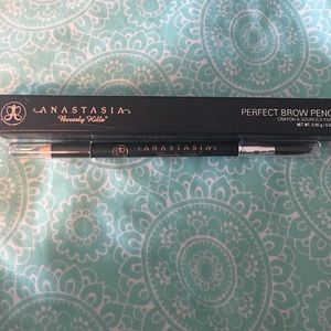 Anastasia Beverley hills brow pencil