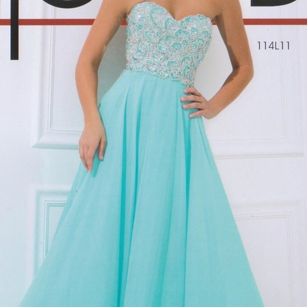 Tony bowls 114l11 dress NEW WITH TAGS!! size 2