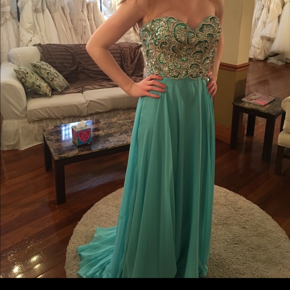 Tony bowls 114l11 dress NEW WITH TAGS!! size 2 - Picture 2 of 2