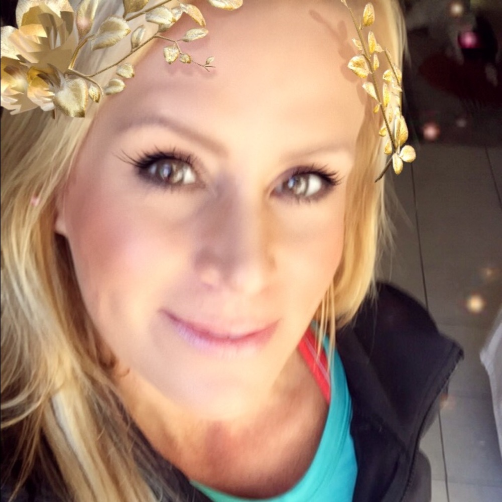 Meet your Posher, Lori