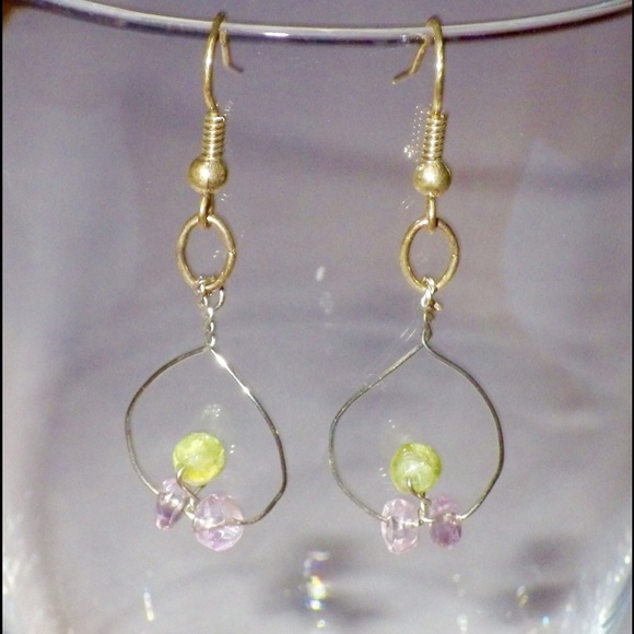 Handmade earrings with small glass beads - Picture 1 of 1