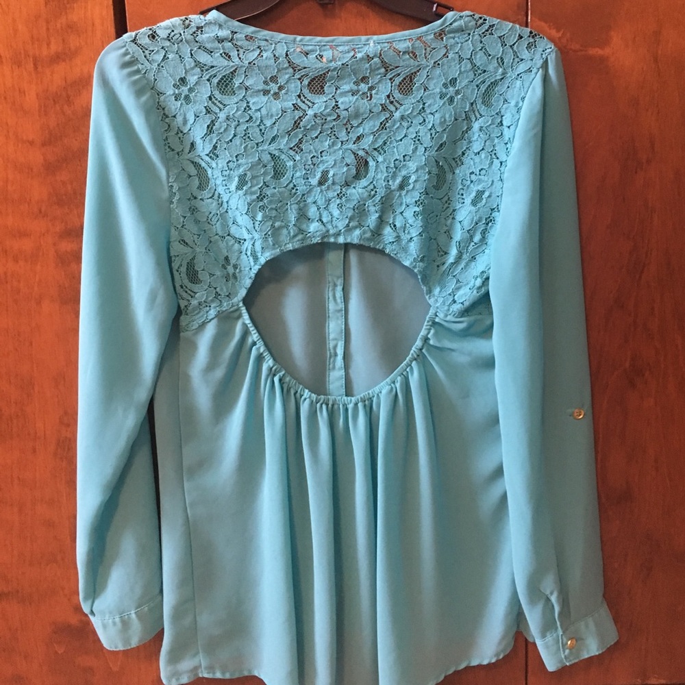 Beautiful Blouse only worn once! Size M Turquoise - Picture 2 of 2